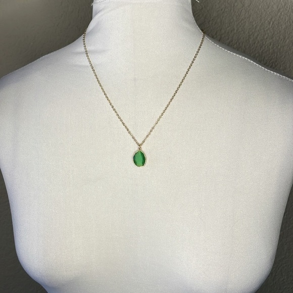 NWT 14th & Union Green Emerald Color Jewel Dangle Pendant Necklace Gold Tone - Picture 2 of 8